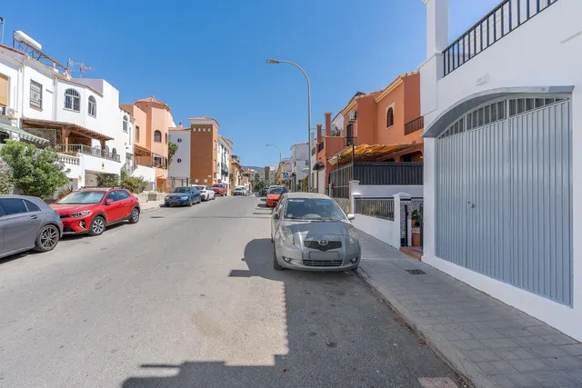 CASA ADOSADA EN MOTRIL — 47