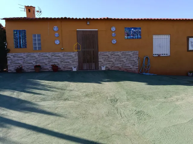 Casa con terreno 2 casas más y piscina privada. — 10