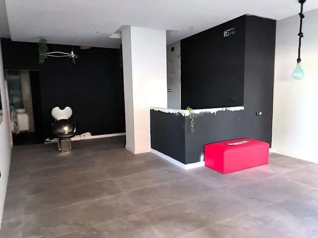 Fabuloso local comercial en la zona del Rescatado y la Biblioteca central del Marrubial (opción a adaptarlo a vivienda) — 6