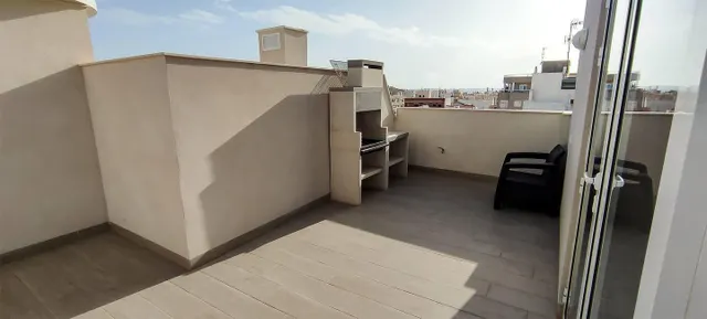 Nuevo apartamento a tan solo 450 m del mar con piscina y aparcamiento!!! — 3