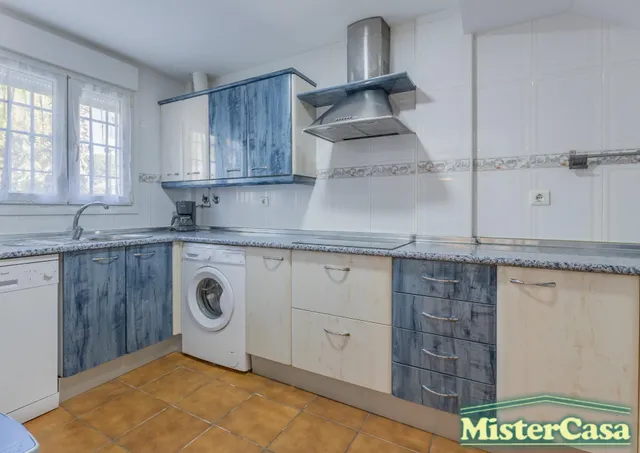 Exclusiva !!casa adosada en esquina con patio privado, piscina y aparcamiento propio en costa ballena, Rota — 16