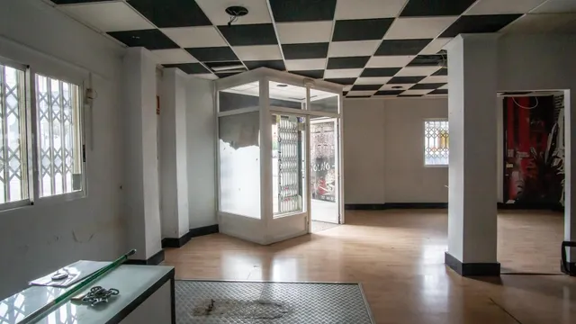 Local en Avenida de Elda de Petrer - ¡Oportunidad Única! — 3