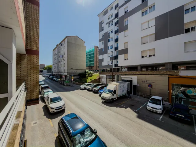 Piso con terraza a la venta en Fernando de Los Rios. — 28