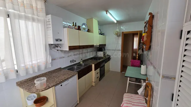 Chalet independiente con gran parcela, jardín y amplias zonas exteriores — 9