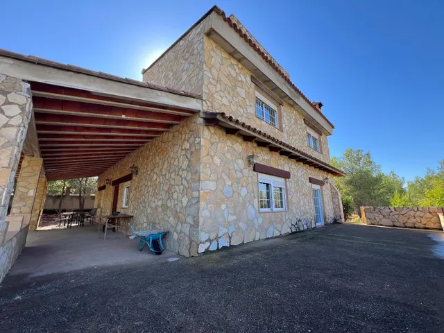 CHALET URBANO EN URB PINAR DE CASINOS — 10