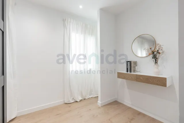 Elegante vivienda reformada de 3 dormitorios en Calle Bailén — 23