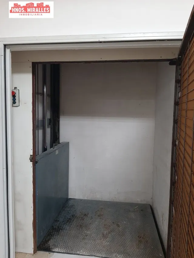 LOCAL DISPONIBLE PARA CUALQUER TIPO DE NEGOCIO, MUY INTERESANTE Y EN ZONA CENTRO. — 19