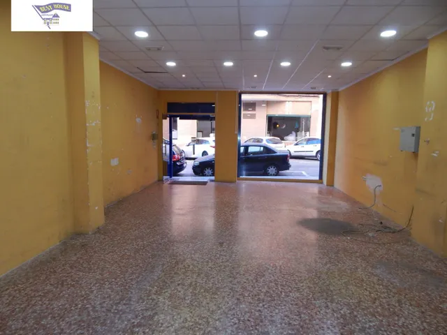 GRAN LOCAL COMERCIAL EN ZONA SAN JOSÉ DE ONTINYENT — 2