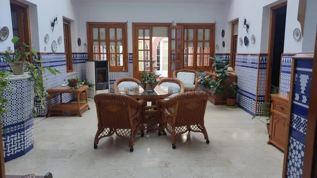 ¡GRAN CASA CON DOS VIVIENDAS EN UNA! - foto 3