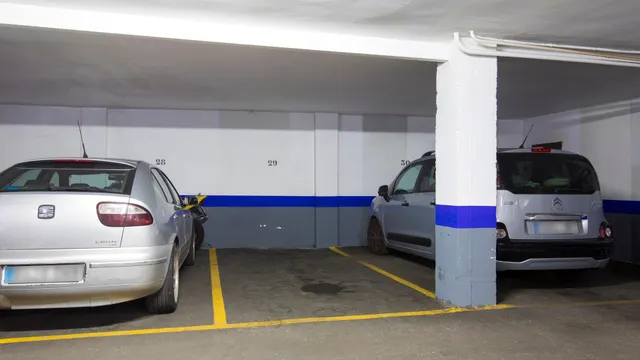 Venta de plaza de garaje en la Avenida Navarra — 3