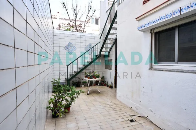 Casa típica en Badalona con patio y dos terrazas a 5 min del mar — 35