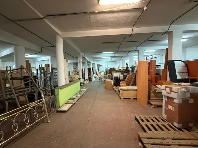 Gran Local en Venta en La Laguna - Espacio que Impulsa a tu Negocio — 17