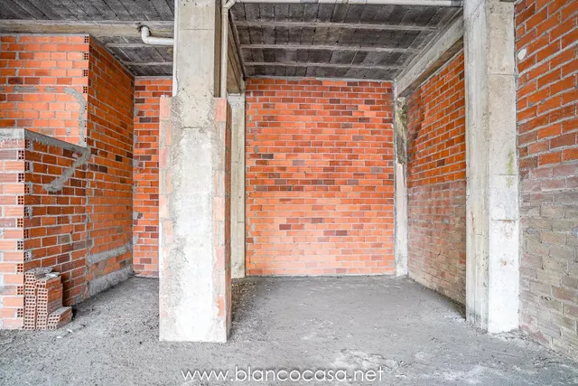 ! Bajo y Sótano en Venta en Calle Xílgaro - Carballo — 17