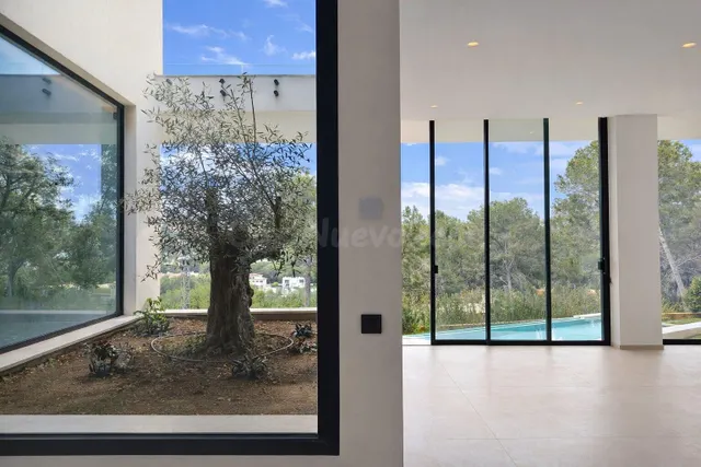 Villa de lujo de nueva construcción con piscina en parcela e - foto 5
