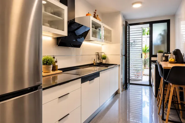 PLANTA BAJA CON JARDIN PRIVADO Y PISCINA COMUNITARIA — 7