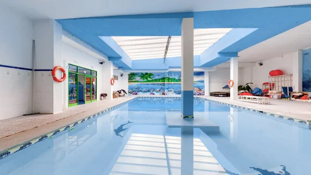 Gran local comercial de 1295m2 en Benalmadena — 5