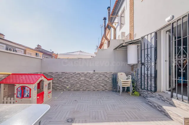 Hijar, Calle Altamira, 3 dormitorios, baño y aseo. — 3