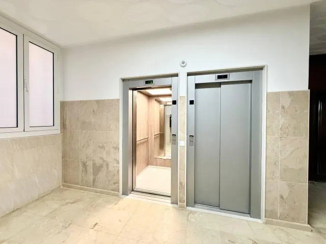 Apartamento reformado de 2 dormitorios en primera línea de Playa del Cura con vistas laterales al mar — 35