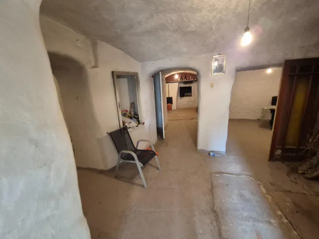 Se vende campo cueva en Petrer — 12