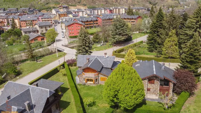 Chalet con jardín privado - foto 4