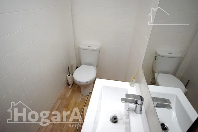 ¡ZONA CEDRE! ALTO, LUMINOSO Y SEMIREFORMADO CON TERRAZA — 35