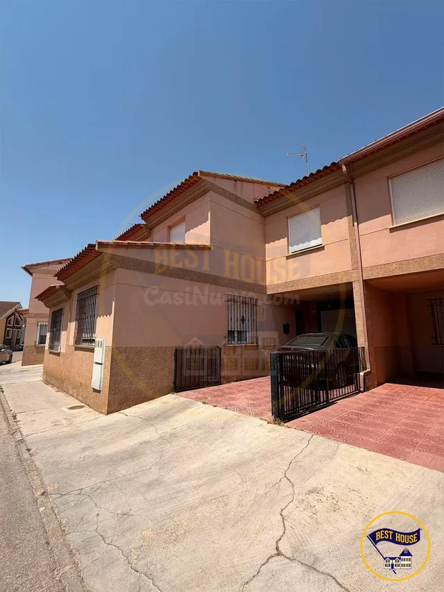 CHALET ADOSADO EN VENTA EN MOTILLA DEL PALANCAR - foto 4