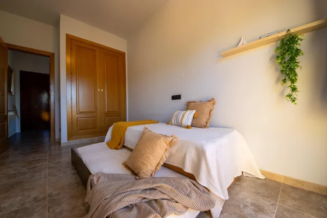 Espectacular Chalet en Mont-Roig del Camp con Piscina y Amplio Jardín — 25