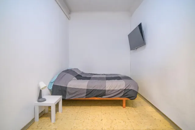 ¡Oportunidad única para inversores! Piso con alta rentabilidad e inquilino solvente en el centro de Manresa — 19