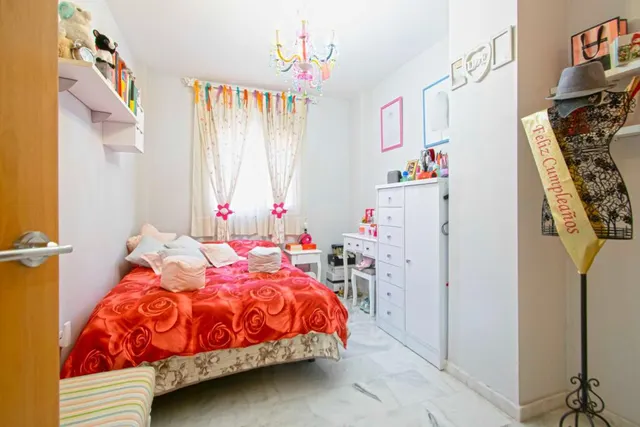 Gran casa adosada en Montequinto, con sótano, buhardilla y espectacular terraza!!! — 22