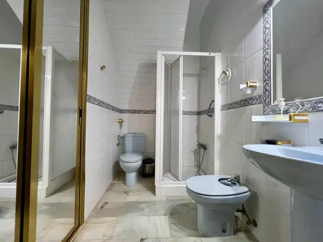 C. EXCLUSIVA CASA EN LA JUDERÍA A 5 MINUTOS DE LA MEZQUITA-CATEDRAL CON GARAJE Y ASCENSOR — 23
