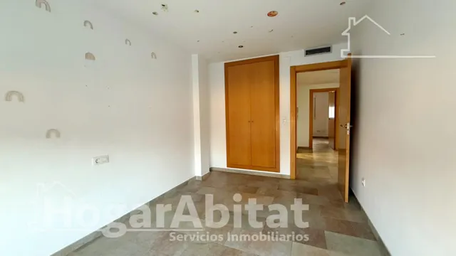 AMPLIO ADOSADO CON DOS TERRAZAS EN ZONA DEMANDADA — 18