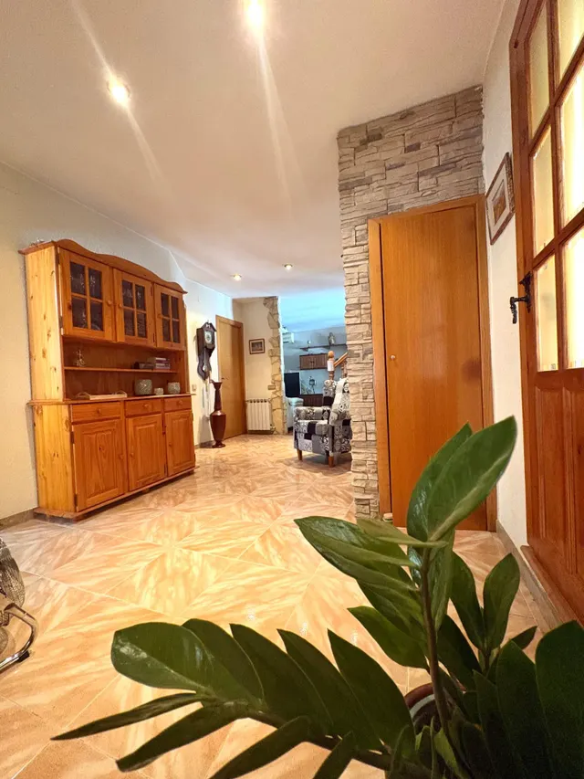Torre con piscina en parcela llana de 845m2 — 11