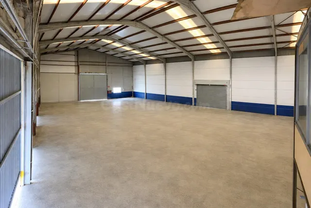 NAVE EN VENTA O ALQUILER EN RIBA ROJA DE TURIA - foto 4