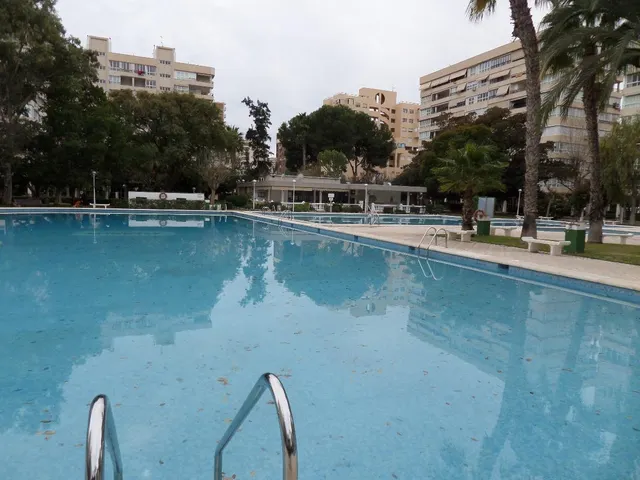 Vive la luz y el espacio en este amplio piso de Garden Playa! — 48