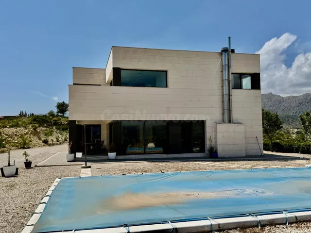 ESPECTACULAR VILLA DE LUJO CON PISCINA PRIVADA Y VISTAS AL PAISAJE EN RELLEU — 2