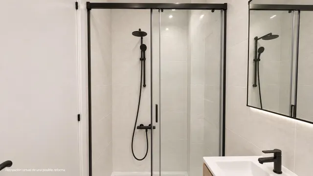 Amplia vivienda de 4 habitaciones con terraza acristalada, chimenea y aparcamiento — 46