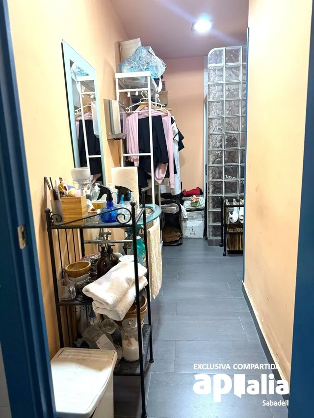 LOCAL COMERCIAL EN BARBERRÀ DEL VALLÉS — 11