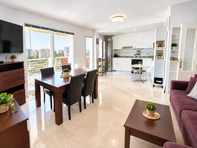 Atico Duplex con vistas al mar cerca del hospital Quiron — 8