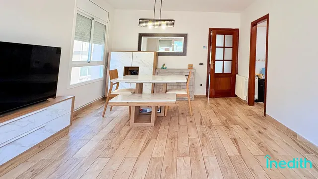 A 50 metros de la playa, Piso impecable con terraza, vistas , parking, trastero y piscina — 4