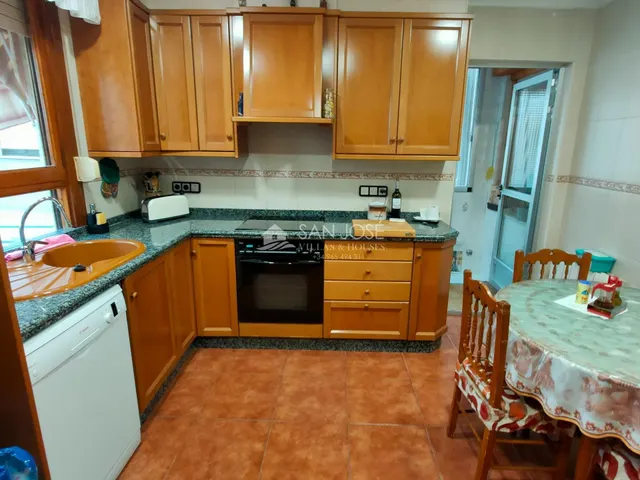 INMOBILIARIA SAN JOSEVENDE EDIFICIO CON DOS PISOS Y GARAJE EN MUY BUEN ESTADO EN EL CENTRO DE ASPE — 30