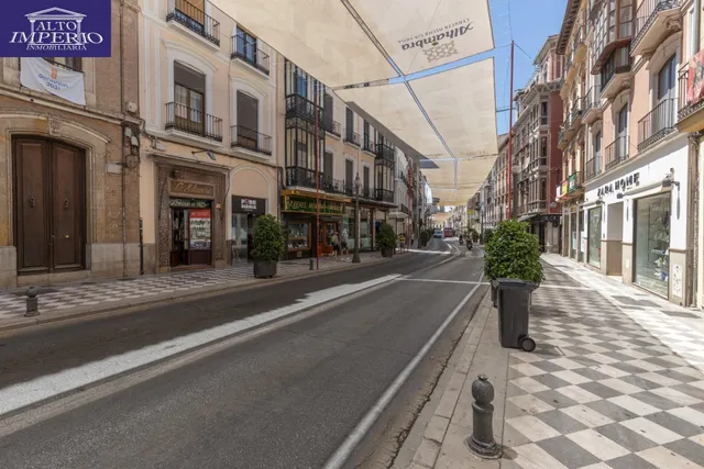 Invierte en una ubicación privilegiada en el corazón de Granada — 24