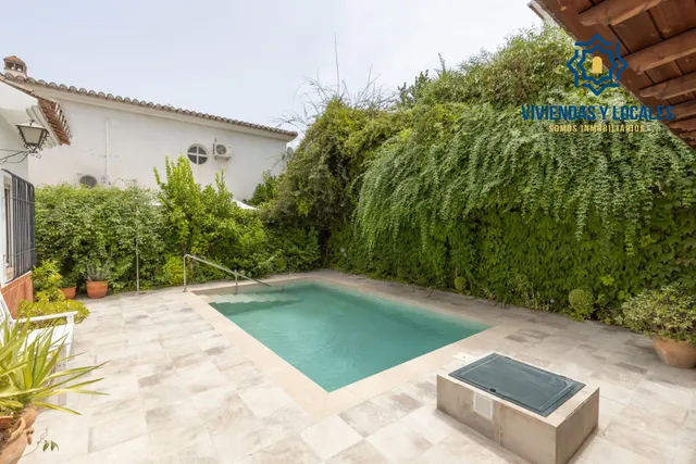 Chalet pareado con piscina, jardín y bonitas vistas a Granada en La Zubia — 46