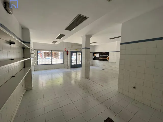 Local comercial en Avda Santa Ana / - foto 5