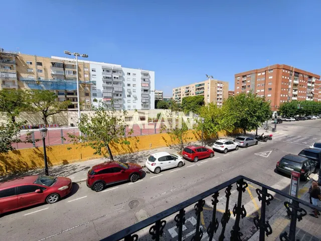 Casa en venta en playa de la malvarrosa de Valencia. — 41