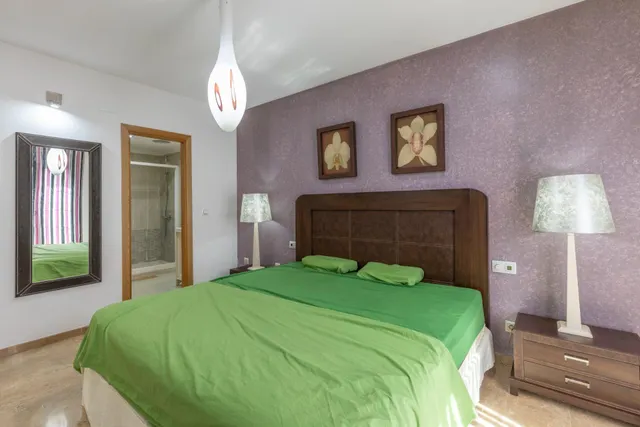 ADOSADA CON 4 DORMITORIOS, AMPLIAS TERRAZAS Y VISTAS A GRANADA Y SIERRA NEVADA — 22