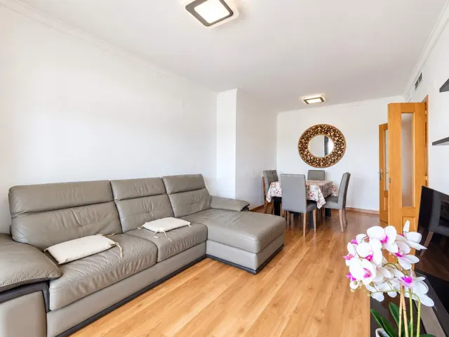 Vivienda de 3 dormitorios con piscina - foto 2