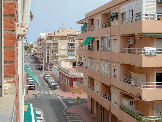 Amplio apartamento completamente reformado + Gran terraza y Piscina comunitaria (160 mts playa) — 11