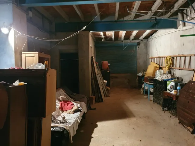 CASA EN VENDA A SANT MARTÍ DE TOUS -  GARATGE + PIS + GOLFES + JARDÍ — 28