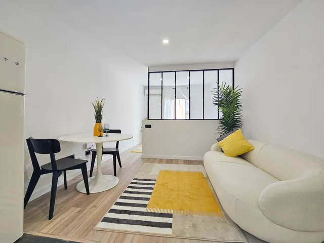 Atico con terraza privada en Calle de la Lluna (Ciutat Vella / El Raval) — 12