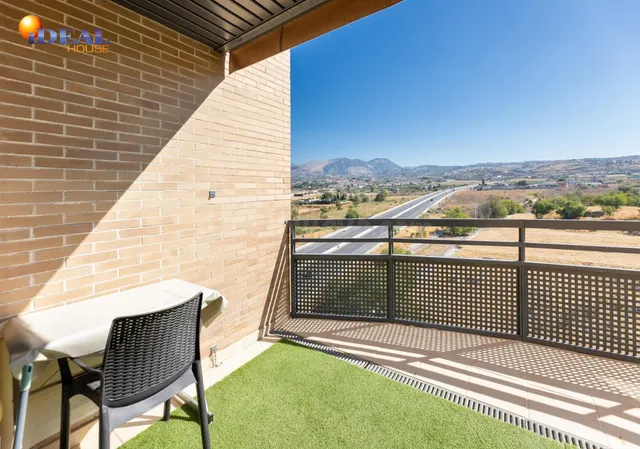 ¡Espectacular Ático Reformado con Gran Terraza, Vistas Despe - foto 4